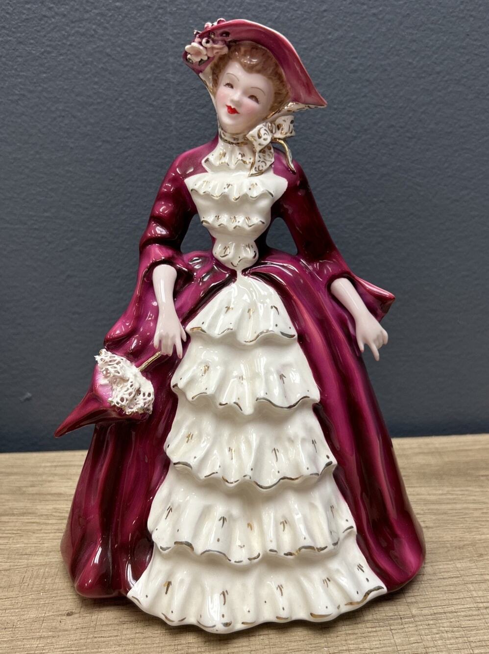 Vintage EleganrtFlorence Ceramics Pasadena “Charmaine” Woman Figurine Umbrella